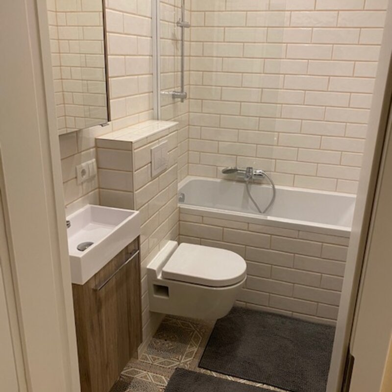 Badezimmer mit Badewanne