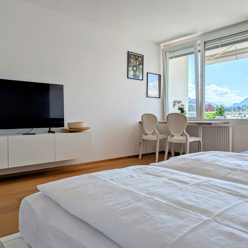 Helles Studio Apartment mit Bergblick – 1-Zimmer Kurzzeitmiete Salzburg, Wohnen auf Zeit für 1 bis 6 Monate.