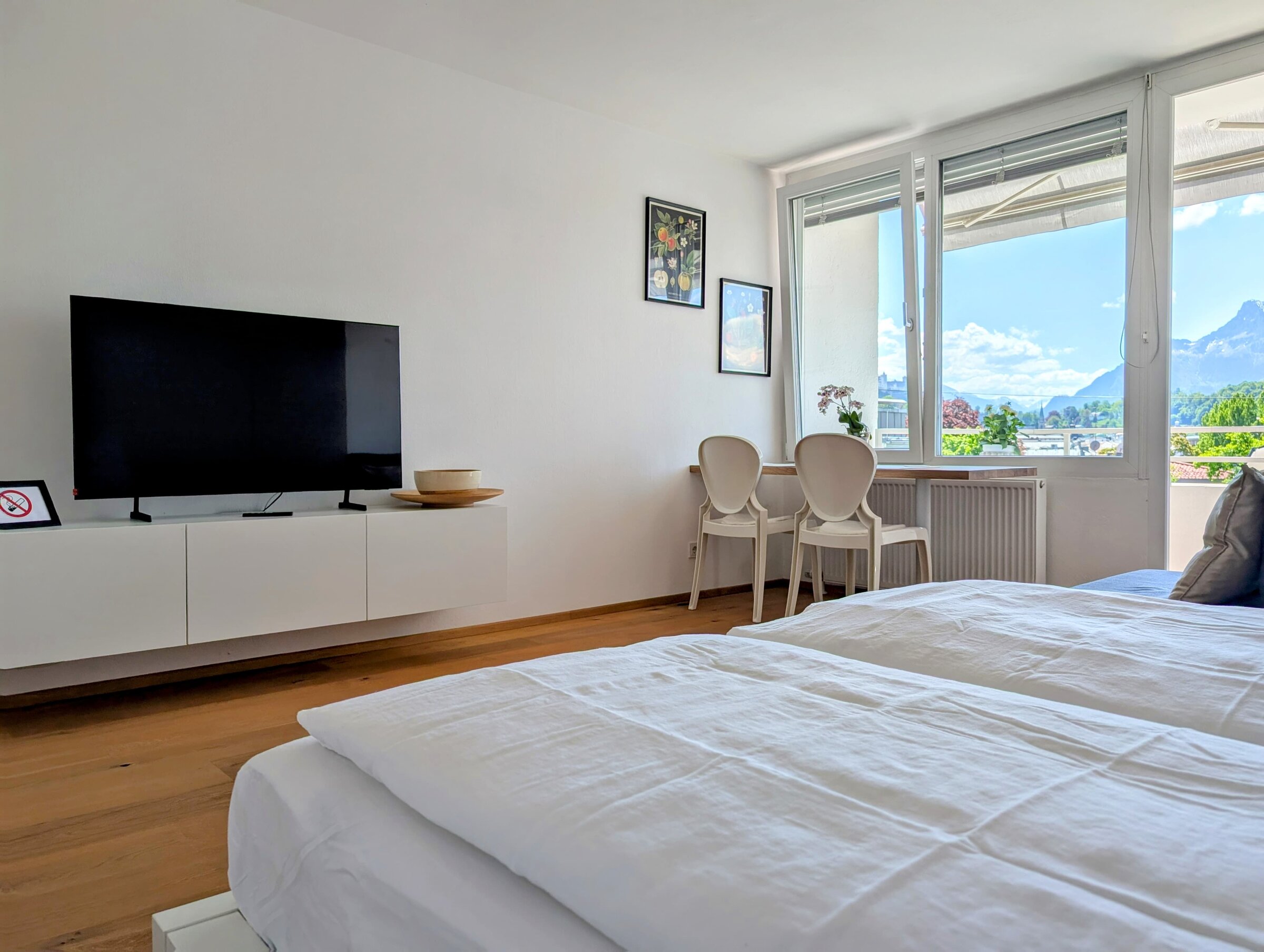 Helles Studio Apartment mit Bergblick – 1-Zimmer Kurzzeitmiete Salzburg, Wohnen auf Zeit für 1 bis 6 Monate.