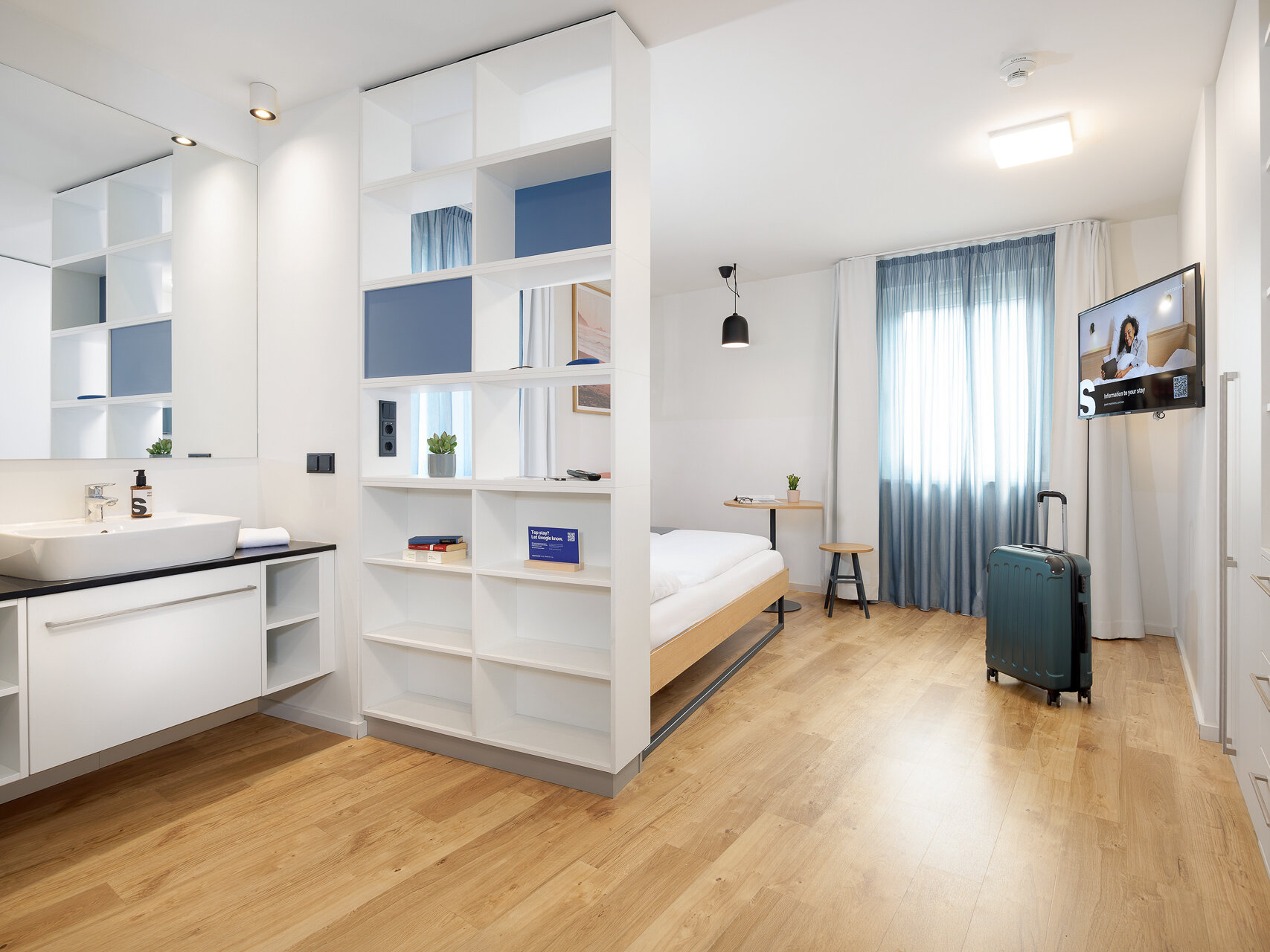 Bright studio apartment with modern bathroom & sleeping area – short-term rental Vienna, temporary housing for 1 to 6 months