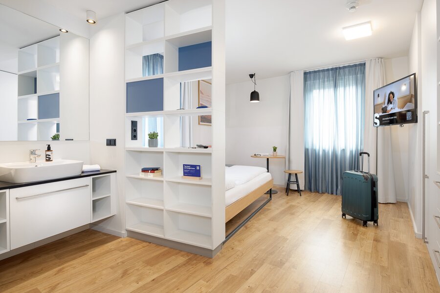 Bright studio apartment with modern bathroom & sleeping area – short-term rental Vienna, temporary housing for 1 to 6 months