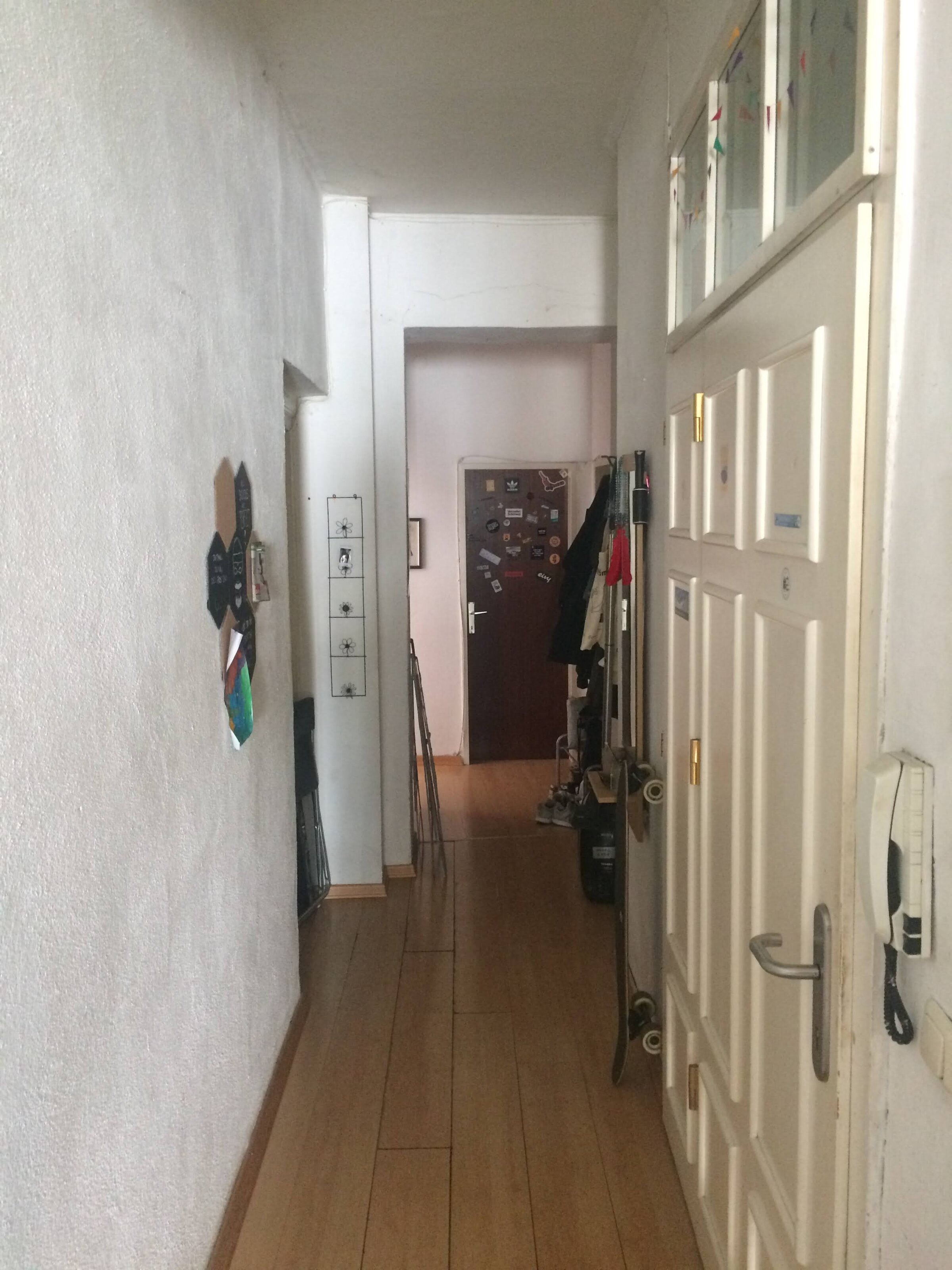 Gang, Eingangstür rechts