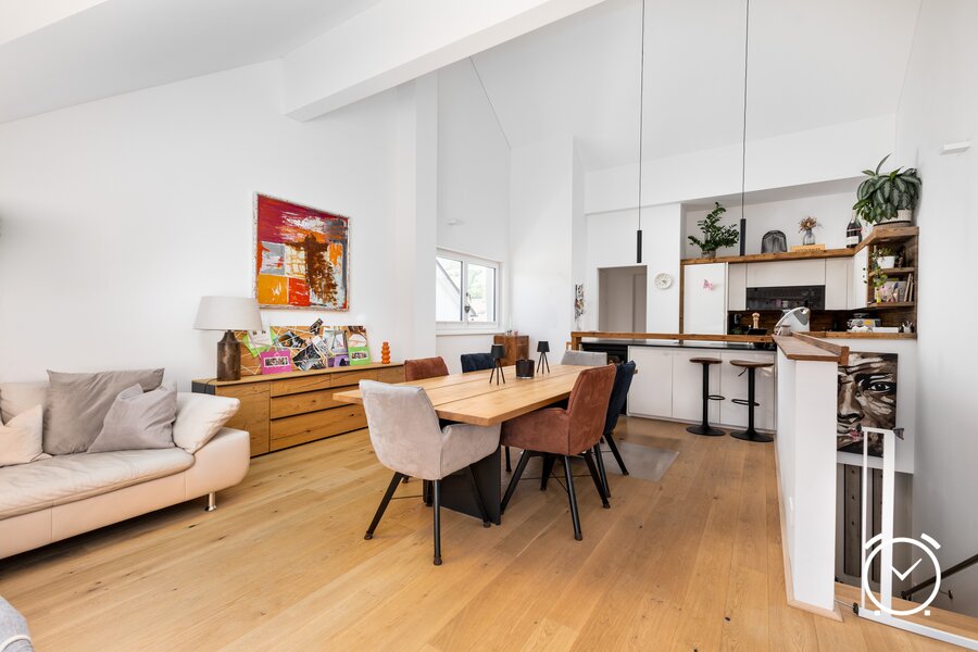 45 Quadratmeter Wohn- Koch- und Esstraum mit 4 Metern Raumhöhe | © Erich Wagner