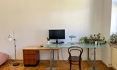 Work desk with screen in the living room/bedroom | © A.S.
