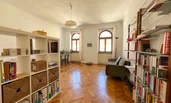 Spacious, quiet room with parquet flooring | © A.S.