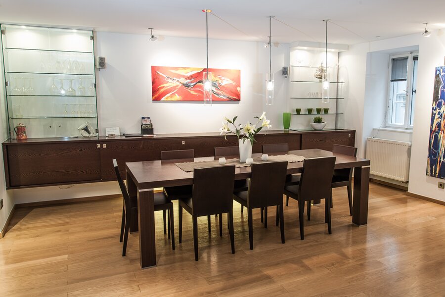 Wohnzimmer mit Esstisch