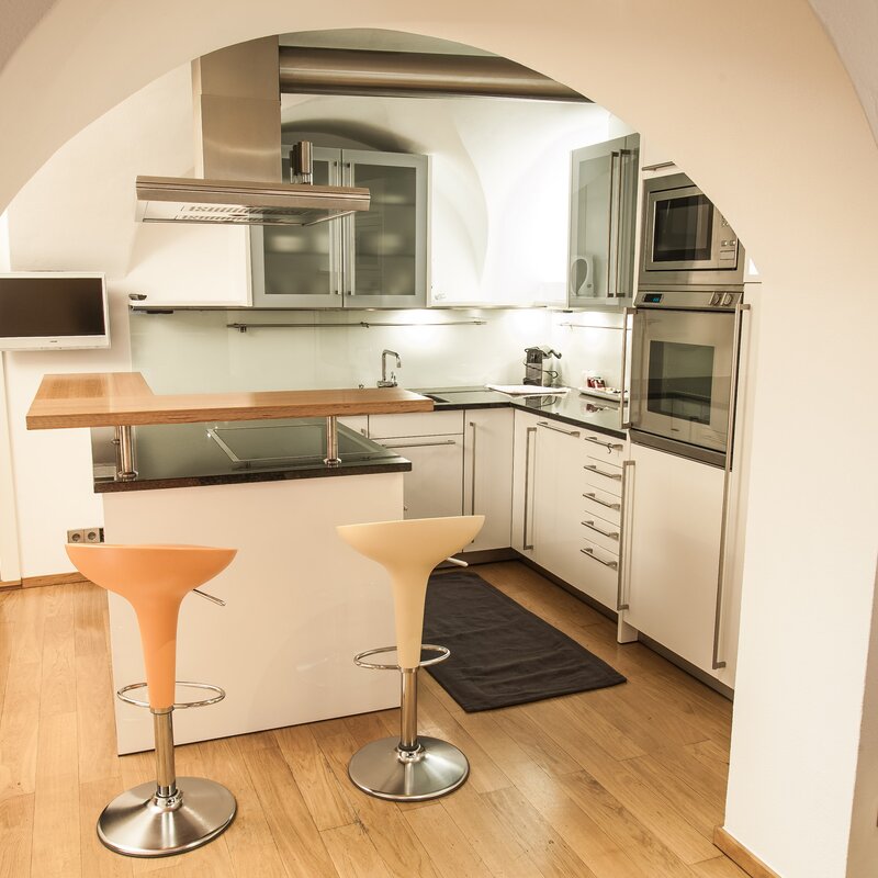 Küche, offen zum Wohnzimmer