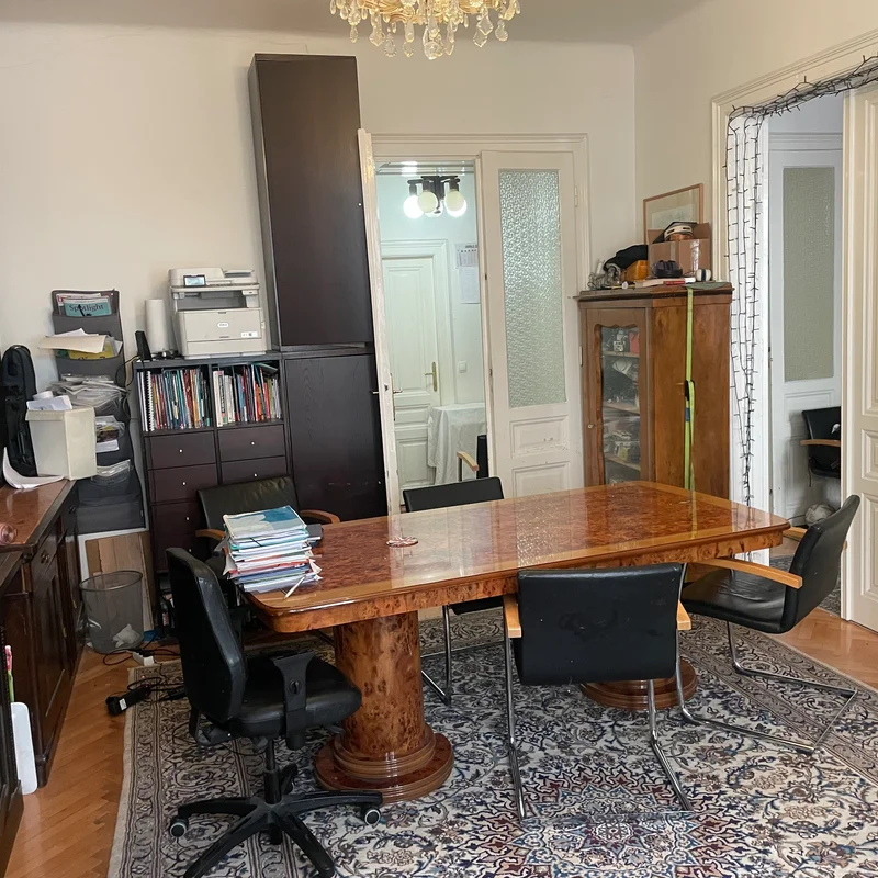 geräumiges Büro, auch als Aufenthaltsraum geeignet