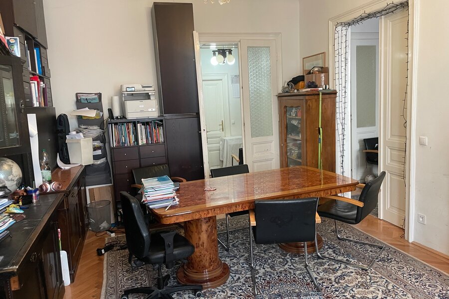 geräumiges Büro, auch als Aufenthaltsraum geeignet