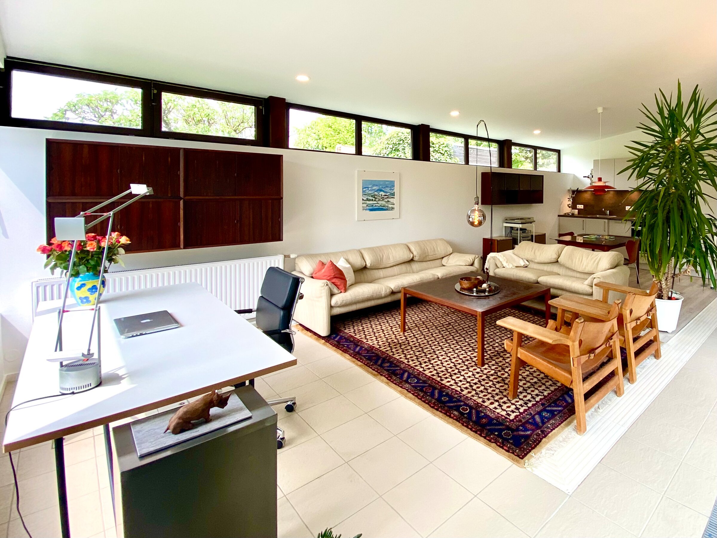 Arbeits- und Wohnraum in Blickrichtung Küche | © H. Weißenberger