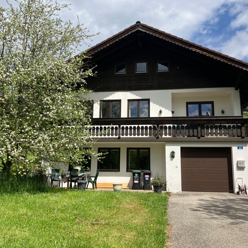 Freistehendes Haus mit Balkon & Garten – Wohnen auf Zeit, Kurzzeitmiete in Strobl für 1 bis 6 Monate