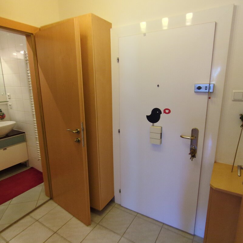 Vorzimmer & Bad