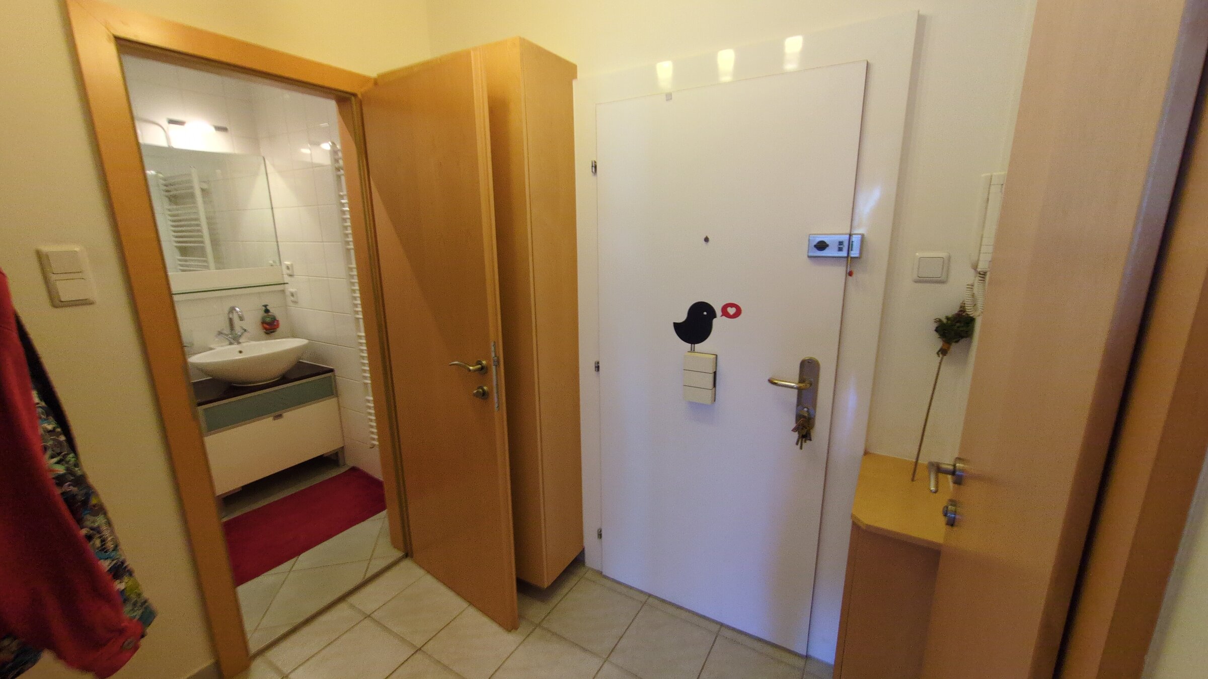 Vorzimmer & Bad