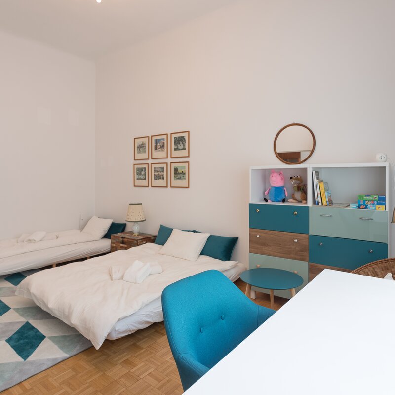 Wohn- Schlafzimmer II