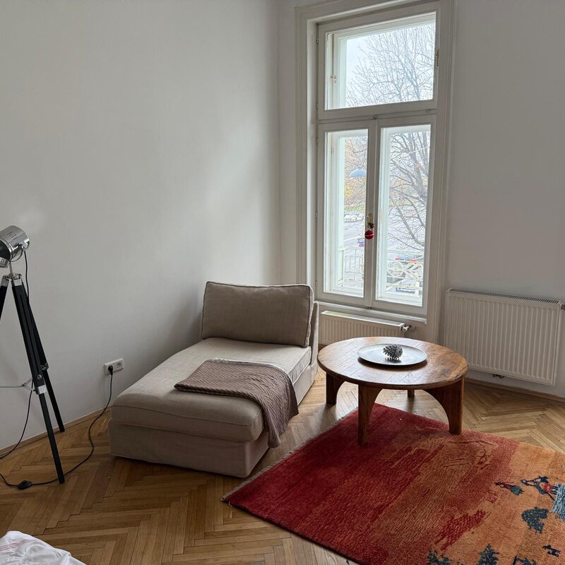 Helles 1-Zimmer Apartment mit Parkettboden & Altbauflair – Kurzzeitmiete Wien, Wohnen auf Zeit für 1 bis 6 Monate