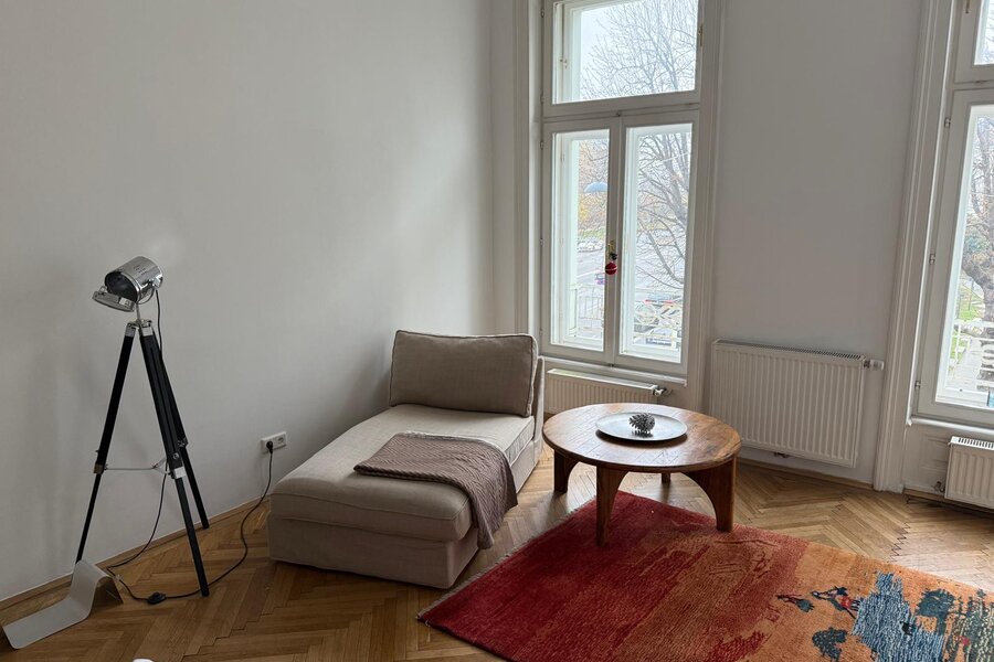 Helles 1-Zimmer Apartment mit Parkettboden & Altbauflair – Kurzzeitmiete Wien, Wohnen auf Zeit für 1 bis 6 Monate