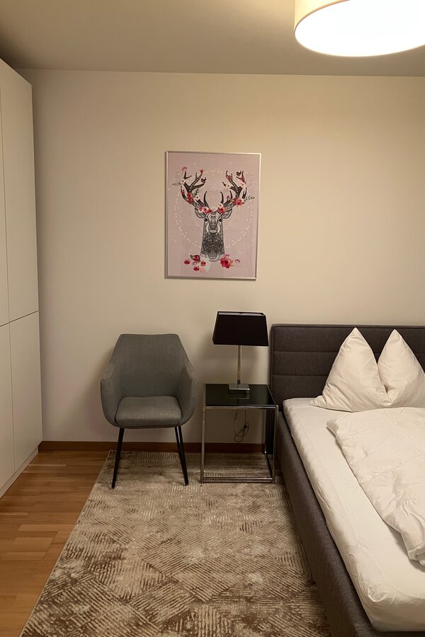 Schlafzimmer 1