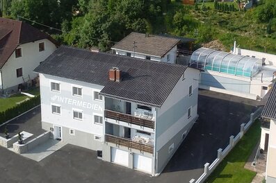 Freistehendes 4-Zimmer Apartment mit Pool – Kurzzeitmiete & Wohnen auf Zeit für 1 bis 6 Monate in Feldkirchen an der Donau