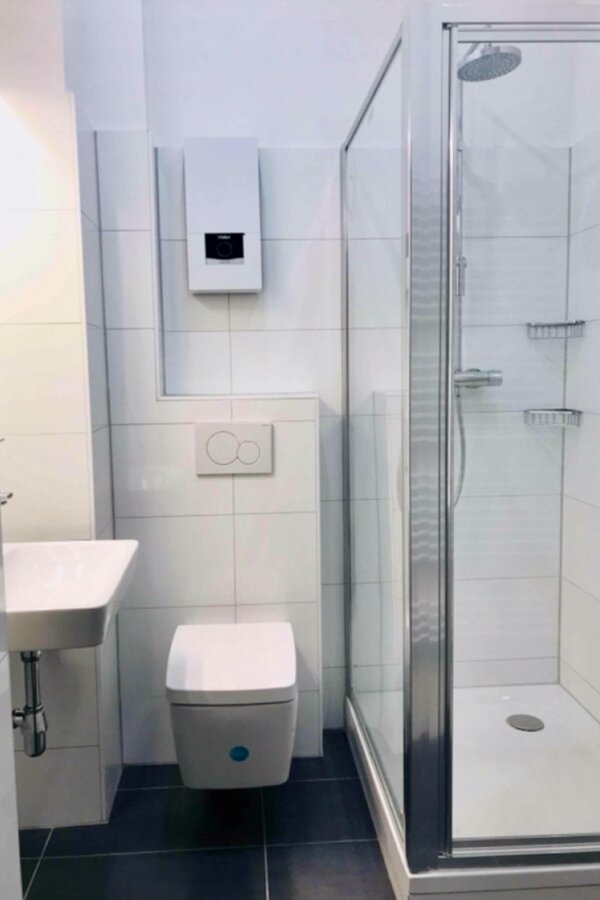 Bad mit Dusche 