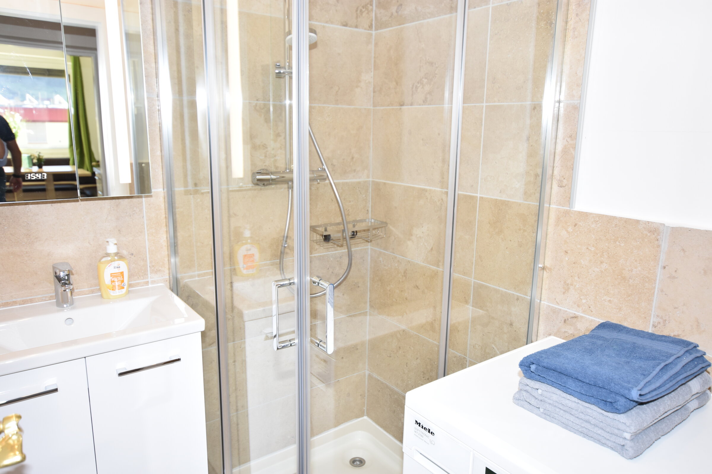 bathroom with washingmachine