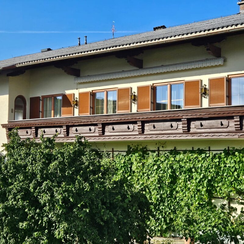 die Wohnung liegt im 1. Stock