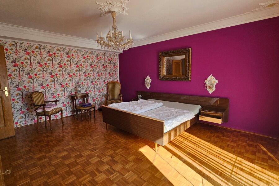 Schlafzimmer 1
