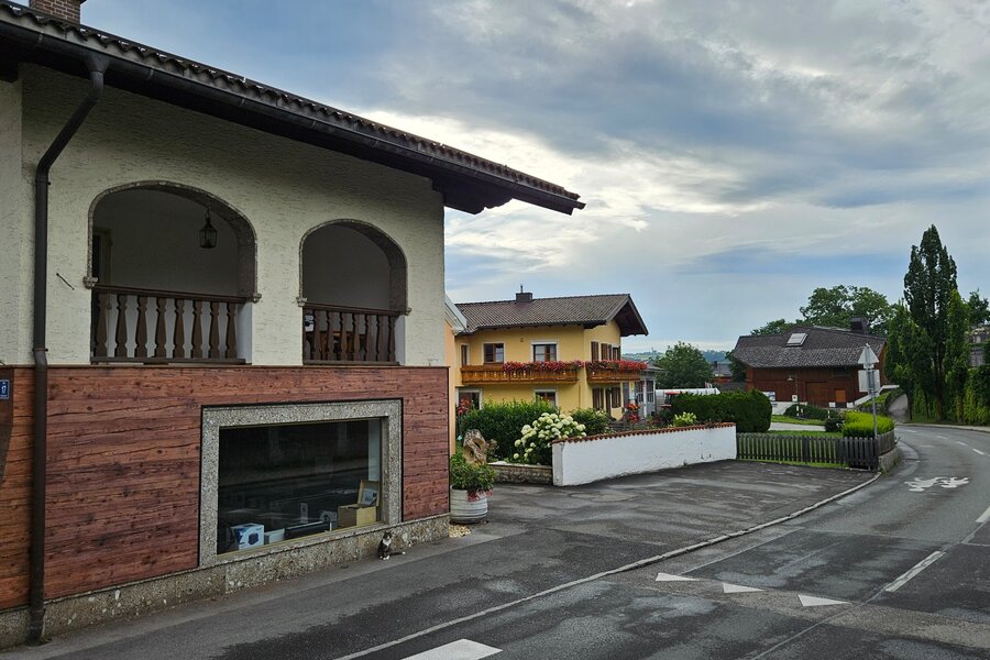 the free parking lot