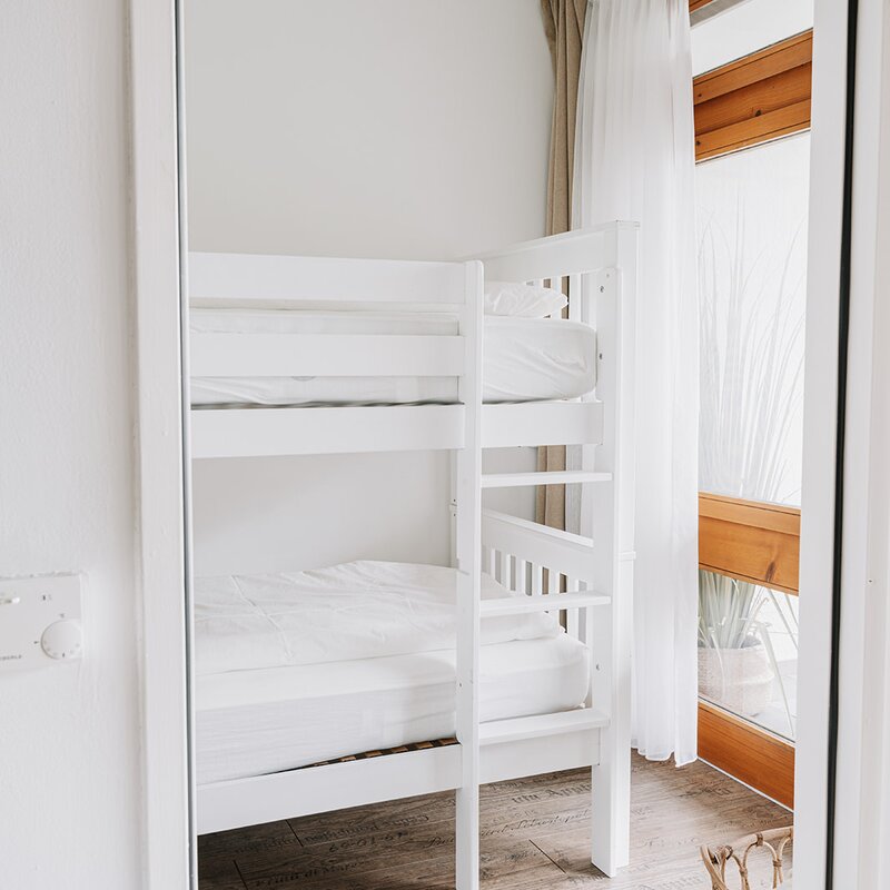 Bunk bed with 2 beds, each measuring 90cm x 200cm