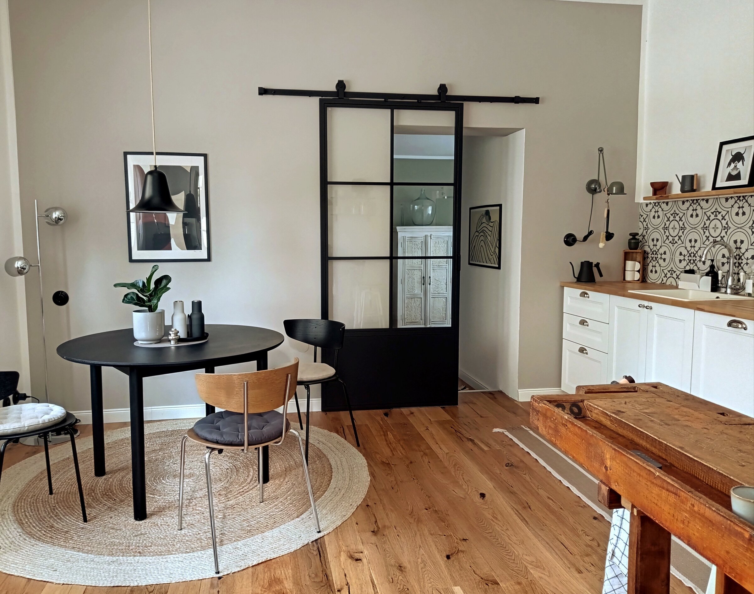 Stilvolles 1-Zimmer Apartment mit Designküche & Schiebetür – Wohnen auf Zeit, Kurzzeitmiete Natters, 1 bis 6 Monate