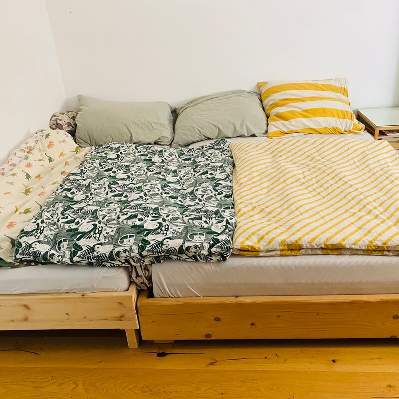90cm + 140cm Bett zusammengebaut = 230cm Bett | © Birgit Koblinger