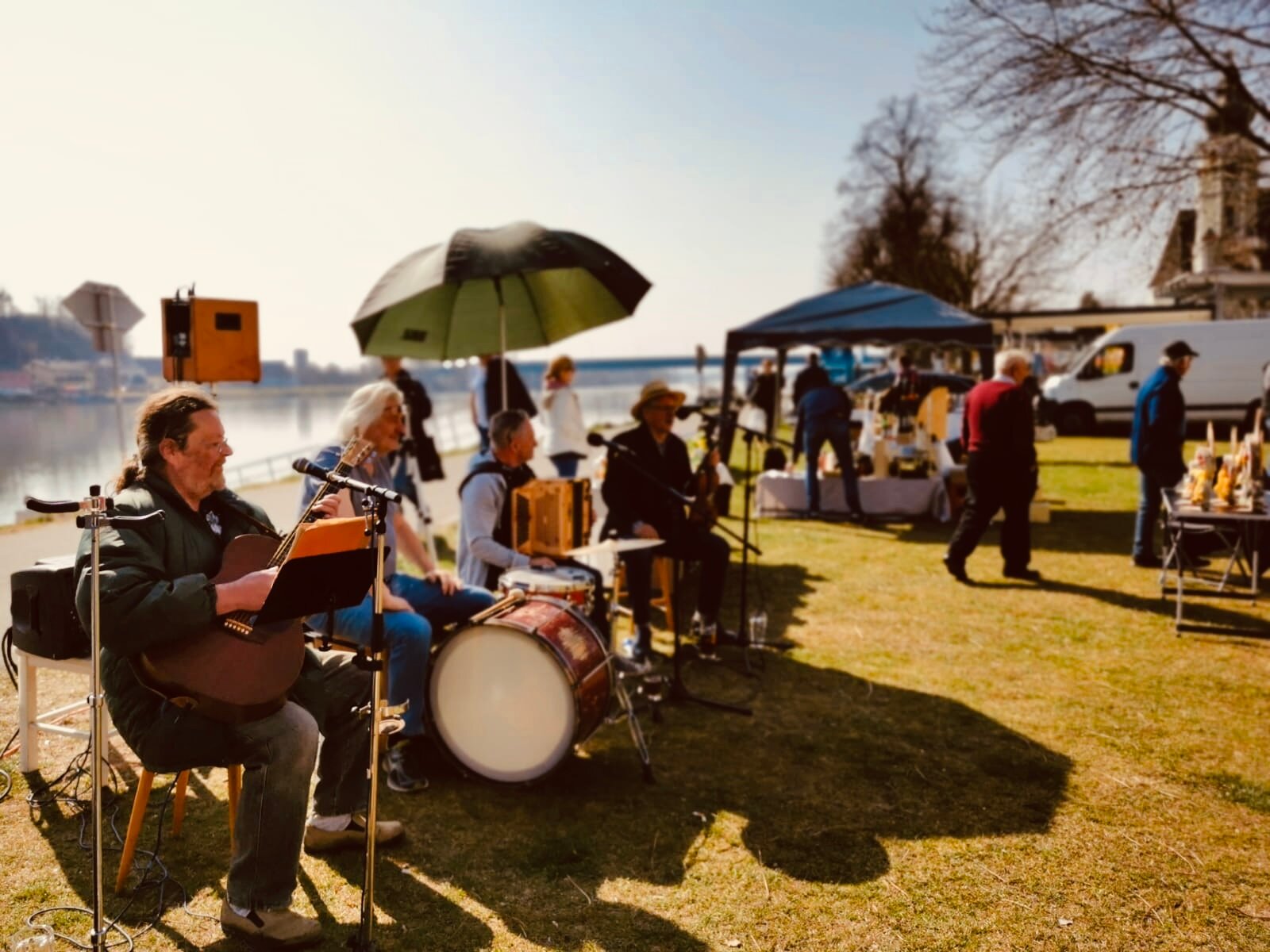 Markttag mit Bluesband | © Birgit Koblinger