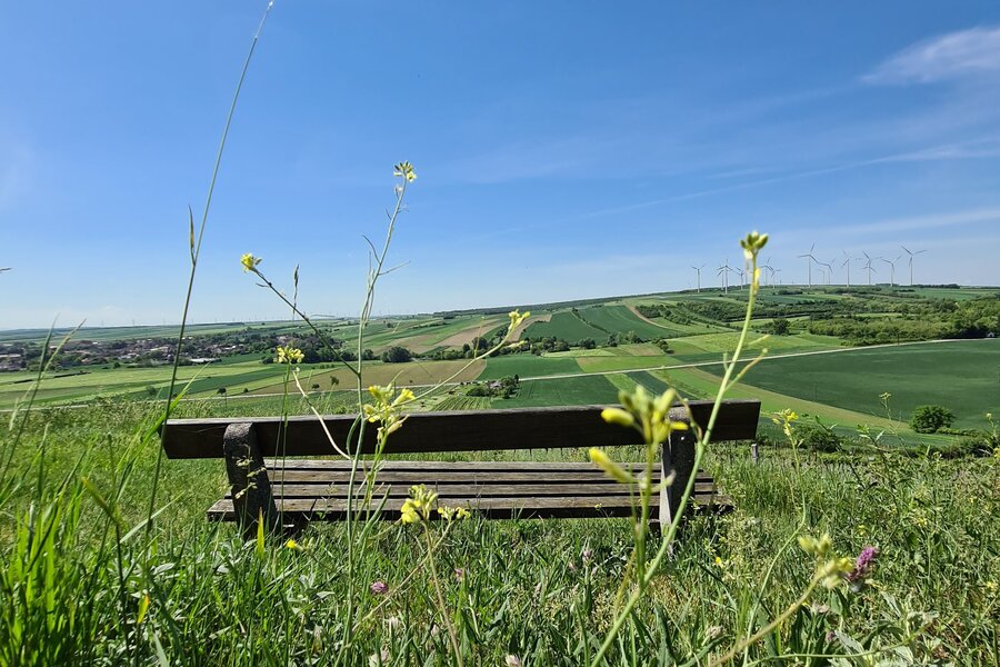 Rolling green hills with open views – 4-room apartment for short-term rental & temporary housing for 1 to 6 months in Neusiedl