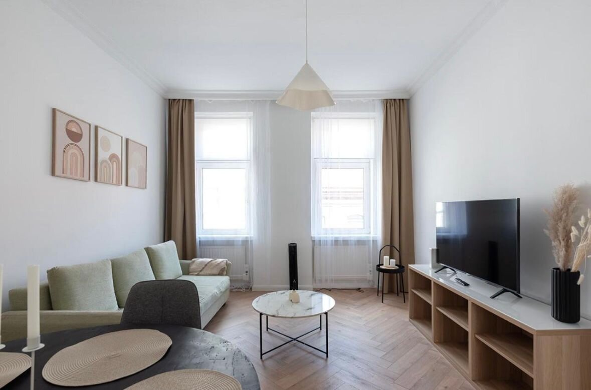 Helles Wohnzimmer mit Parkettboden: 3-Zimmer Wohnung für Kurzzeitmiete & Wohnen auf Zeit, 1 bis 6 Monate, Wien