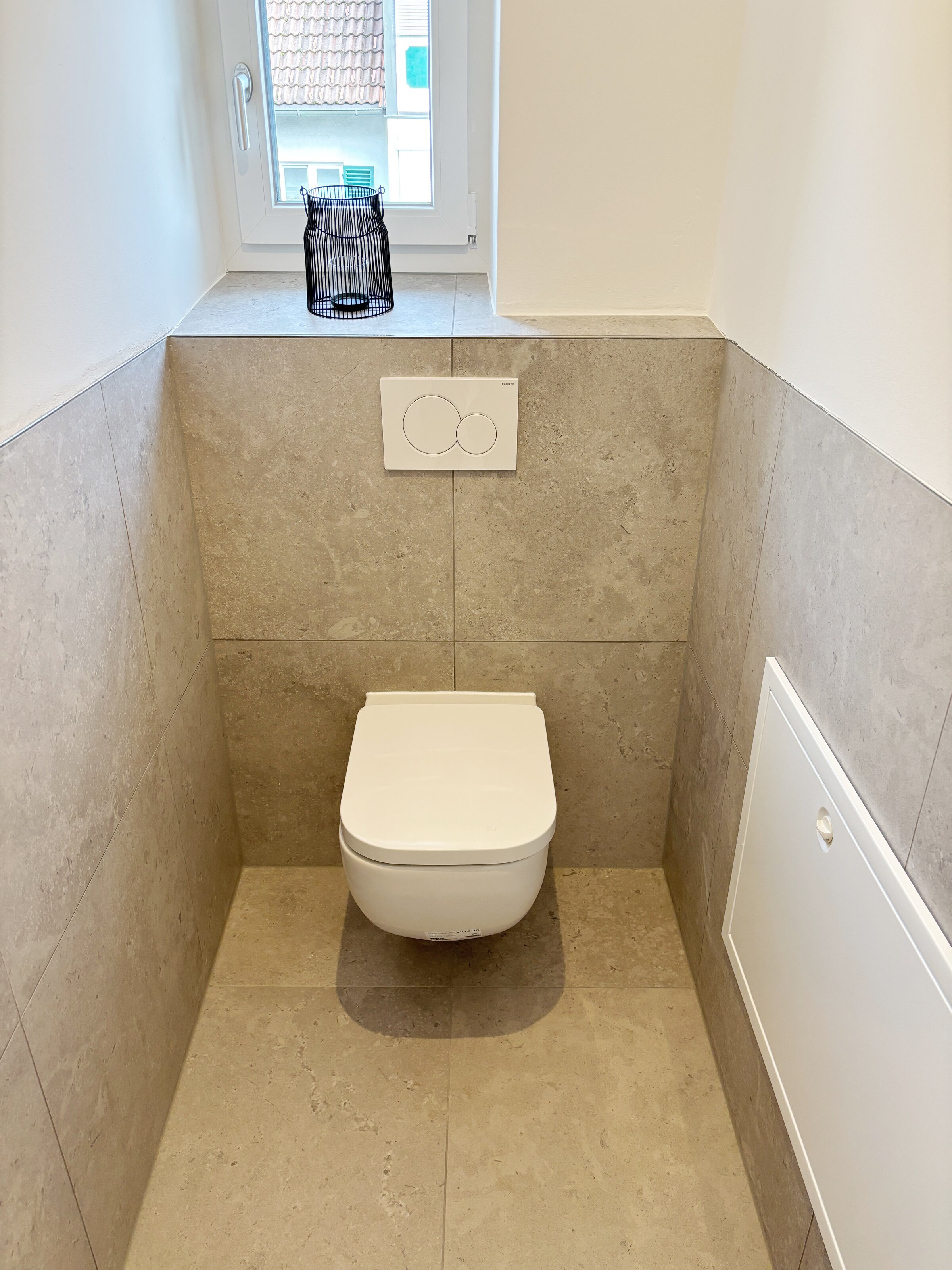 Separate toilette 1st floor