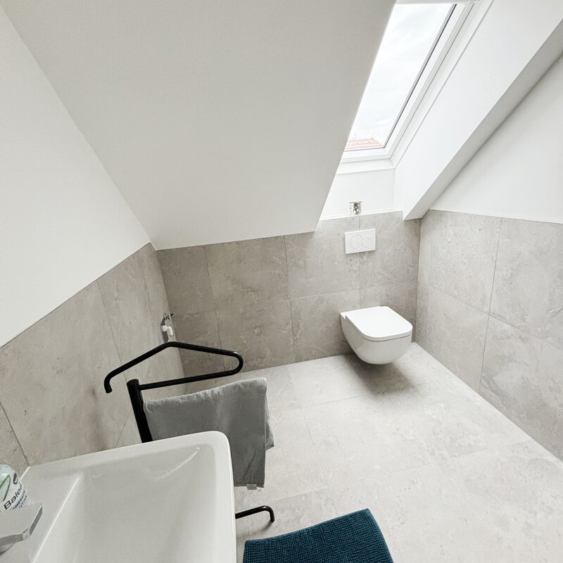 Toilette master bathroom