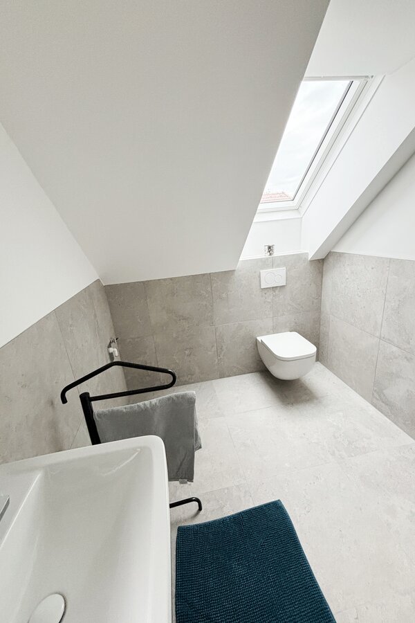 Toilette master bathroom