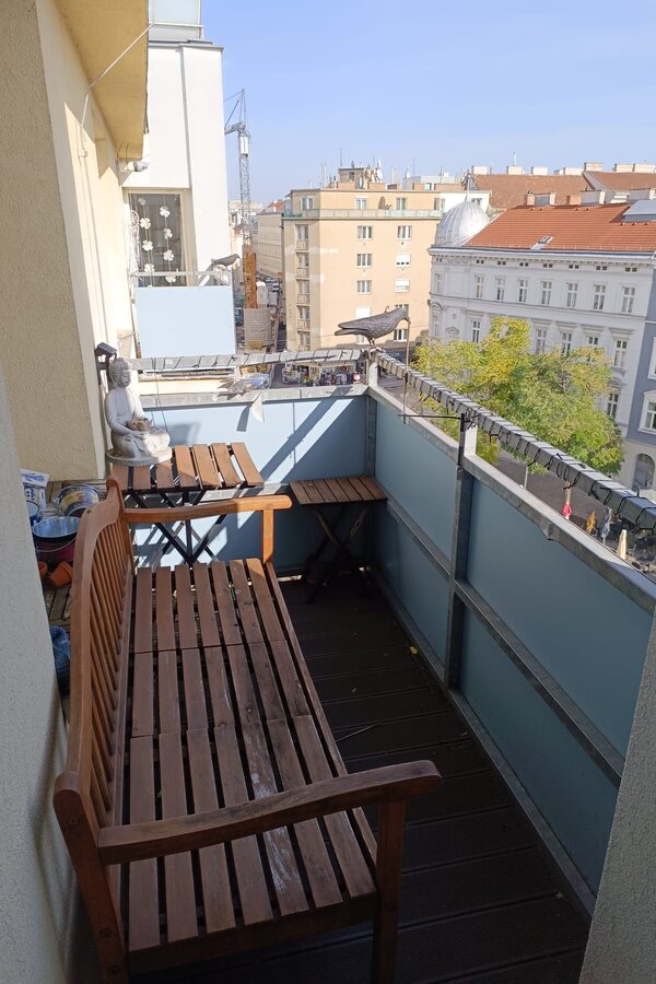 Balcony with city view: 2-room apartment, short-term rental & temporary housing for 1 to 6 months in Vienna