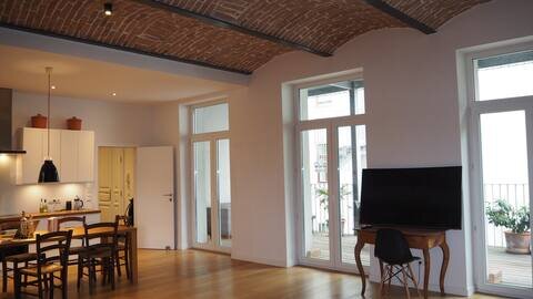 view to balcony and kitchen