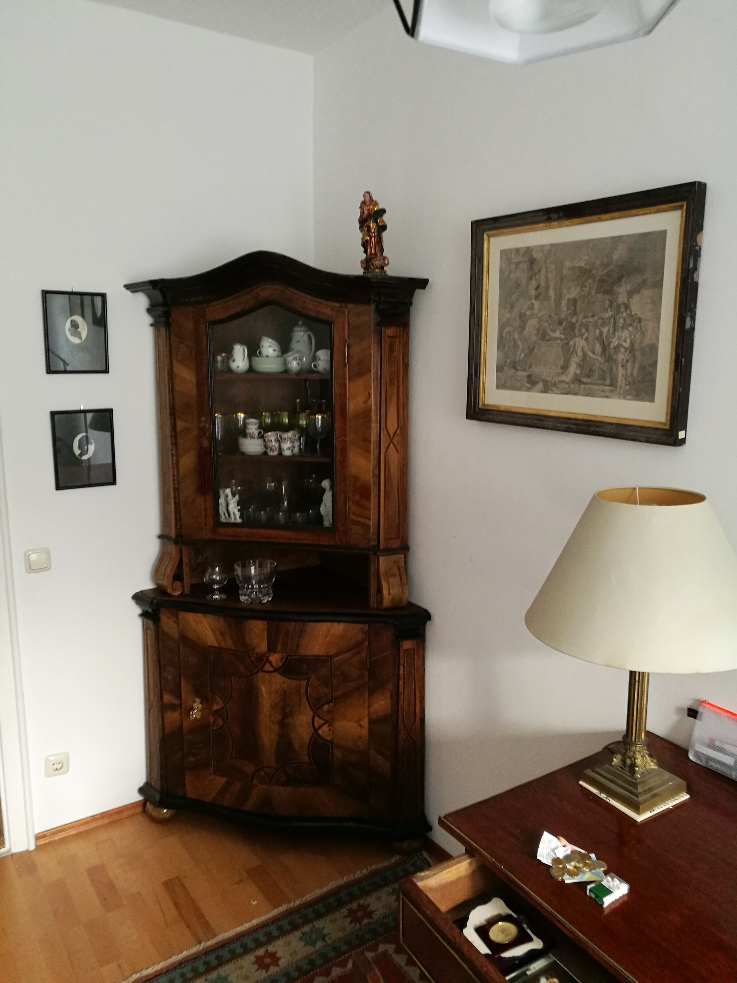 Das ist das erste Zimmer links, Büro, Gästezimmer, Kleiderablage....