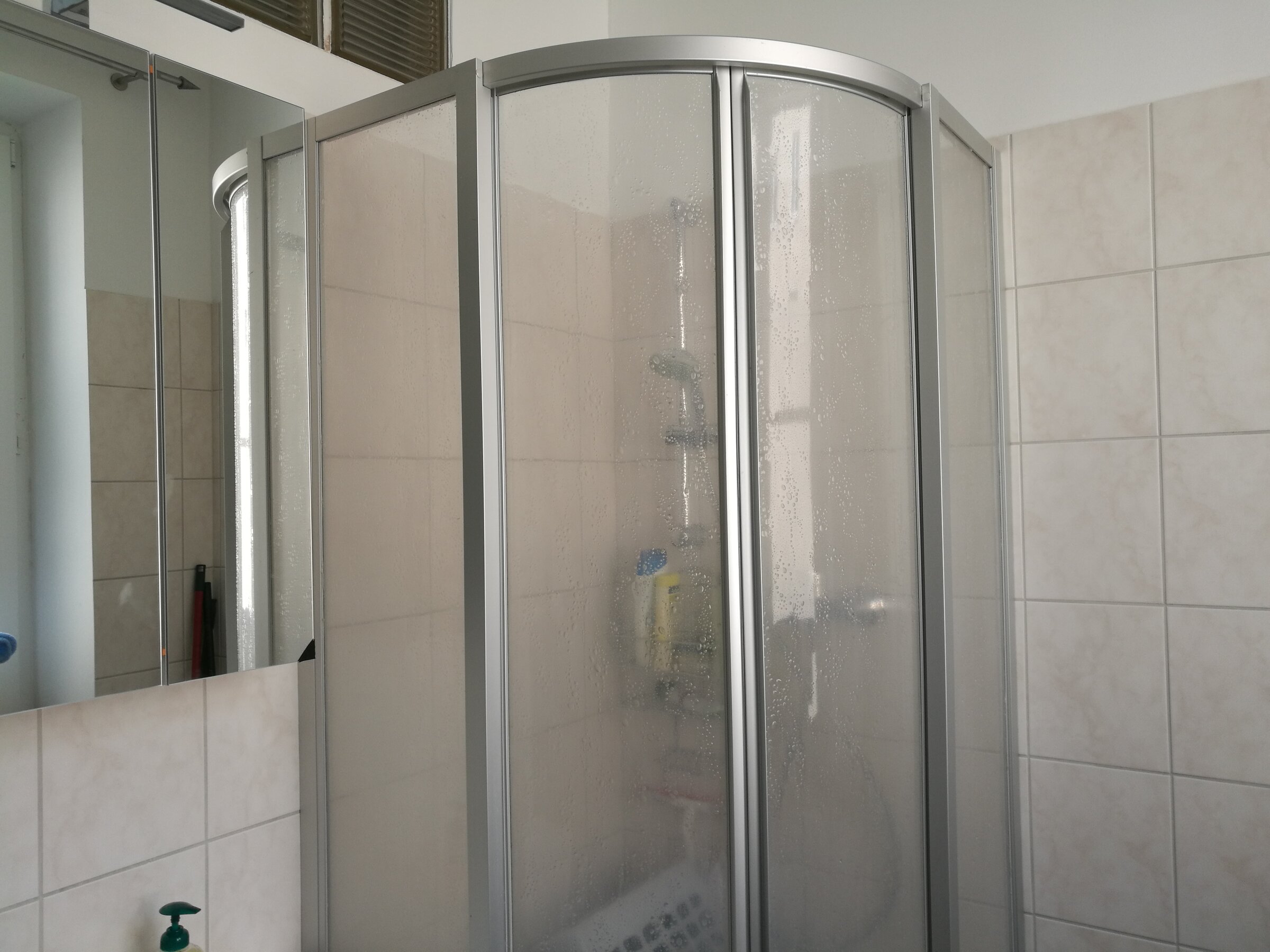 und mit der Dusche