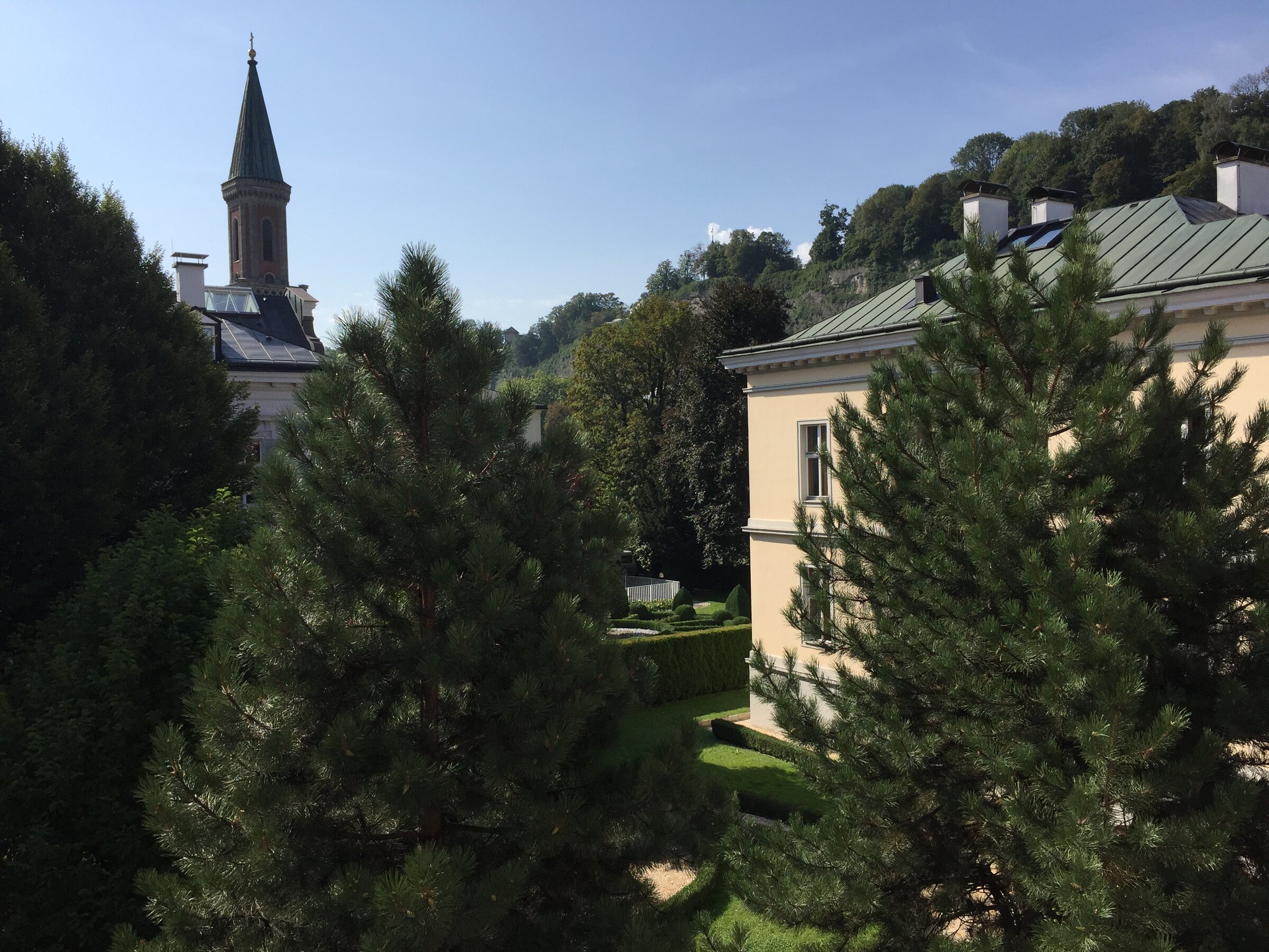 und zur evangelischen Kirche