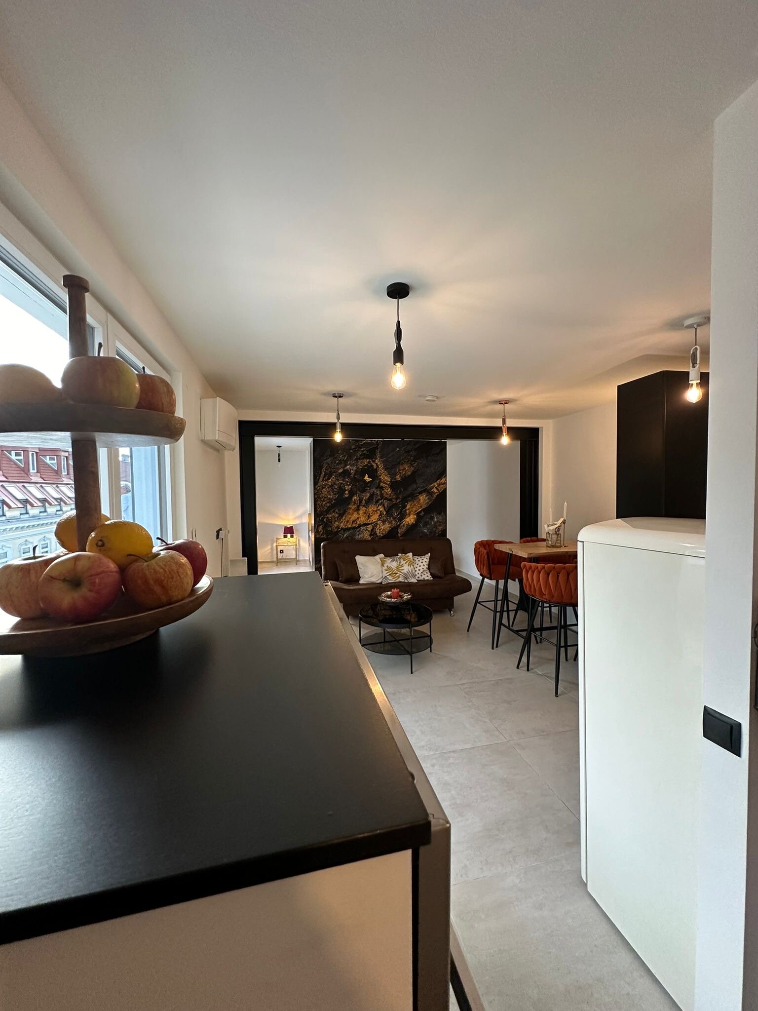 Blick von der modernen Küche