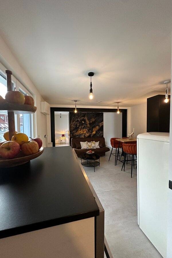 Blick von der modernen Küche