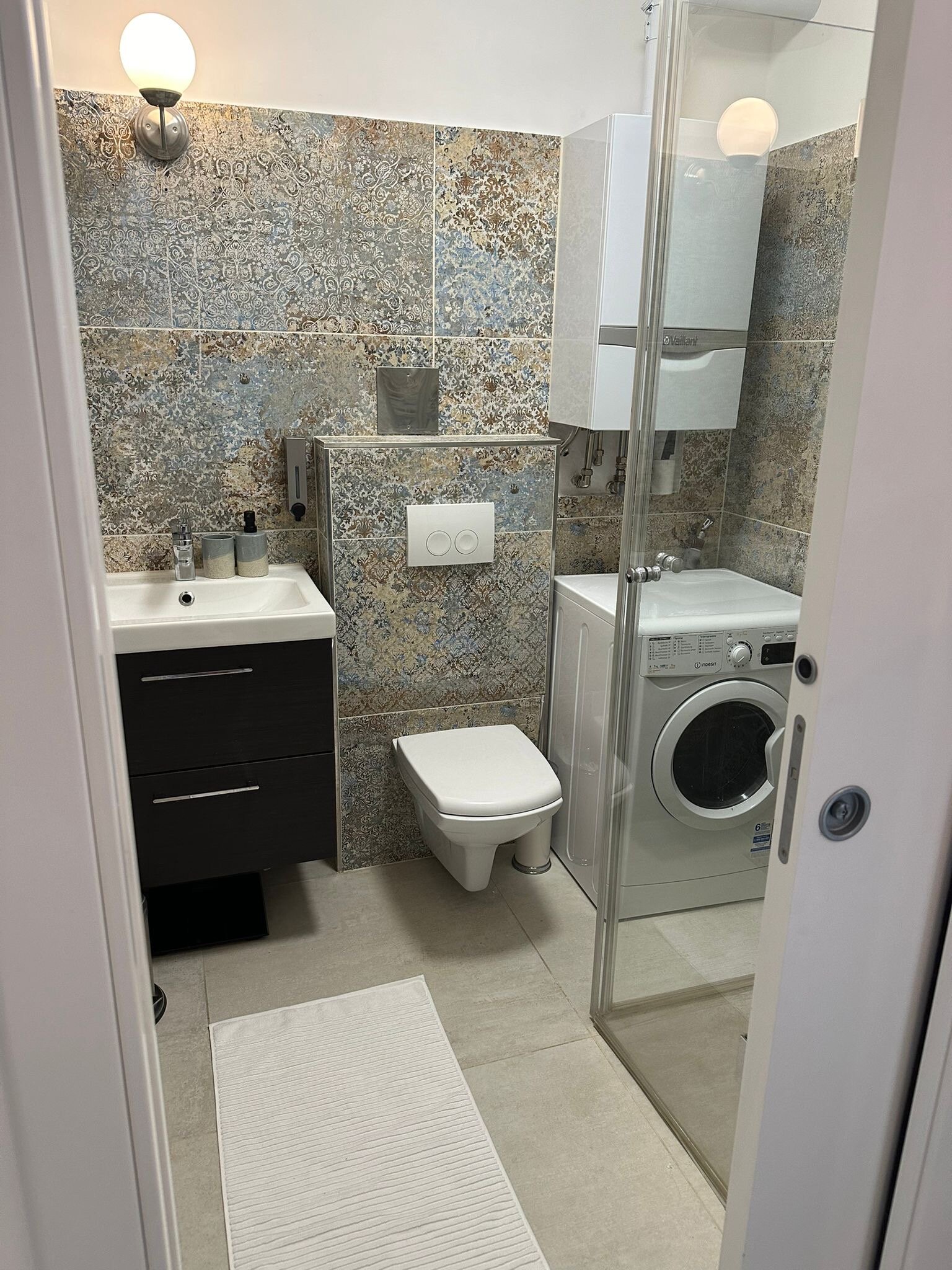 Modernes Badezimmer 