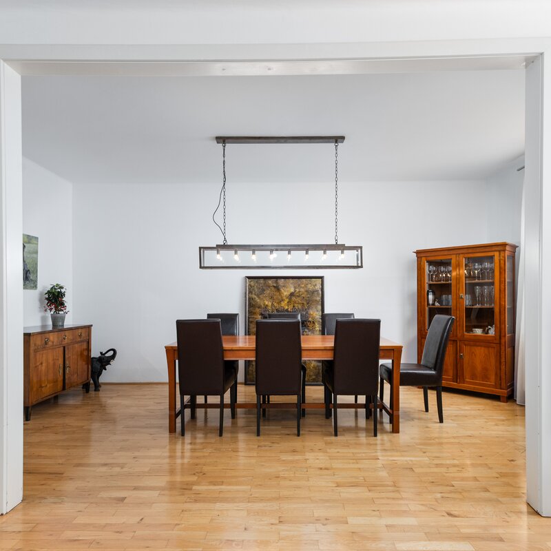 Elegantes Esszimmer mit Holzparkett – 3-Zimmer Wohnung, Kurzzeitmiete & Wohnen auf Zeit für 1 bis 6 Monate in Salzburg