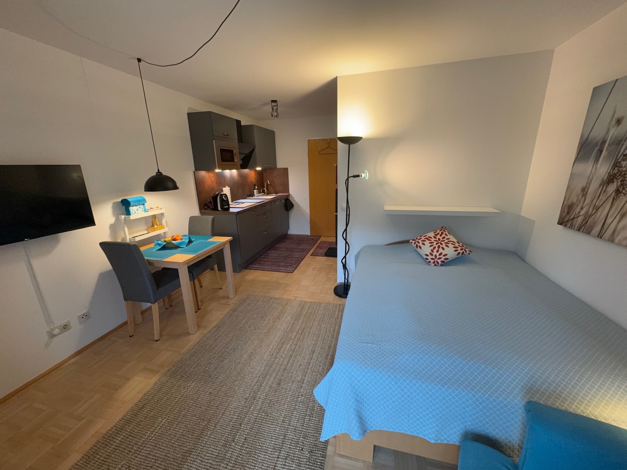 Helles 1-Zimmer Apartment mit Küchenzeile & Schlafbereich – Kurzzeitmiete & Wohnen auf Zeit für 1 bis 6 Monate in Innsbruck