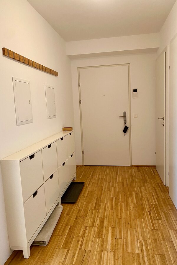 Equipped with wardrobe and shoe boxes | © hannabd