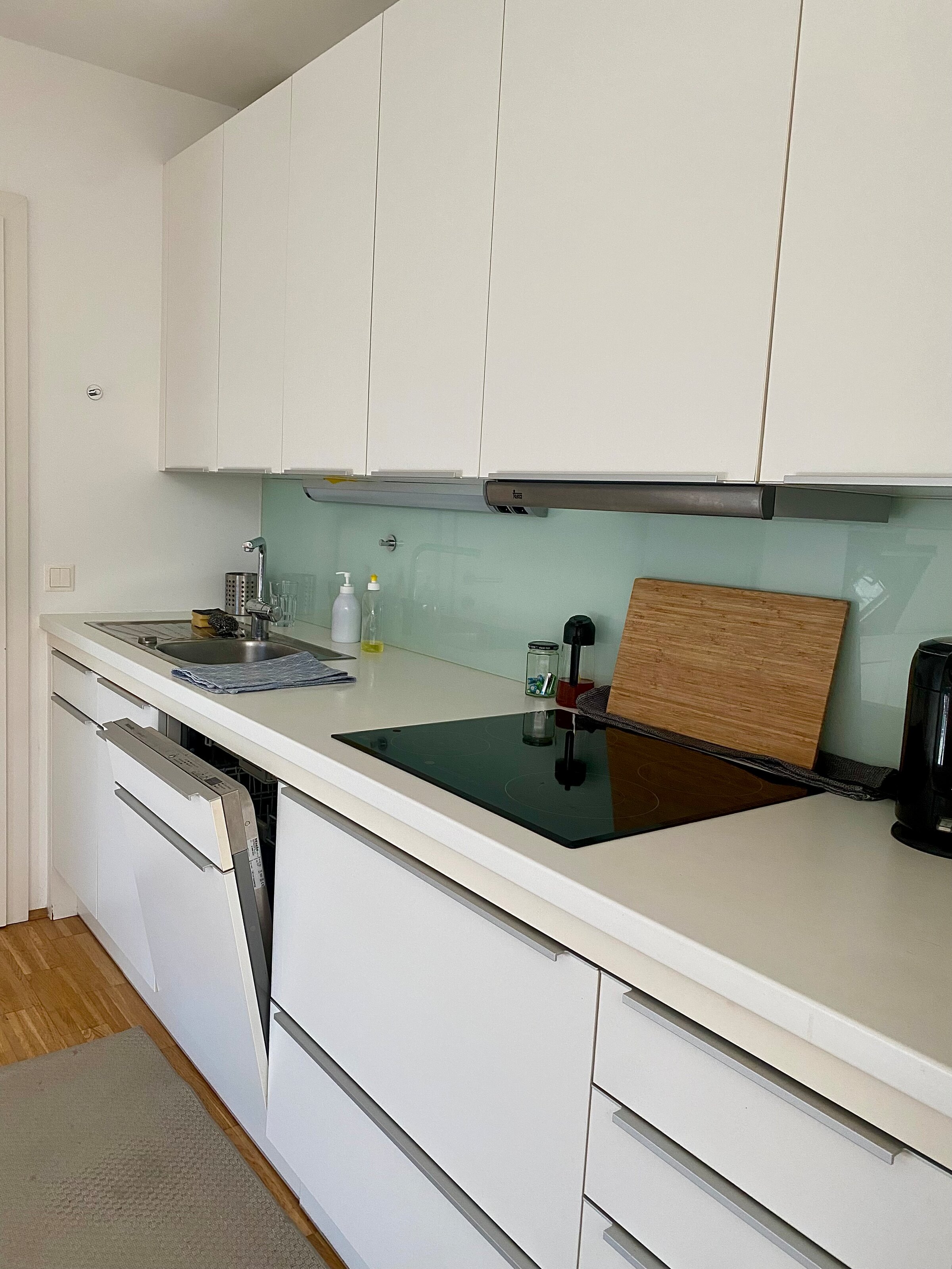 Well-equipped kitchen | © hannabd