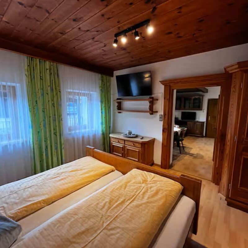 Bedroom with view of kitchen | © Haidachhof