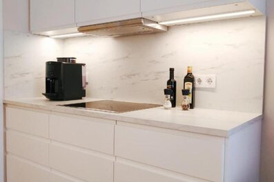 Moderne Einbauküche in 3-Zimmer Wohnung zur Kurzzeitmiete & Wohnen auf Zeit für 1 bis 6 Monate in Wien
